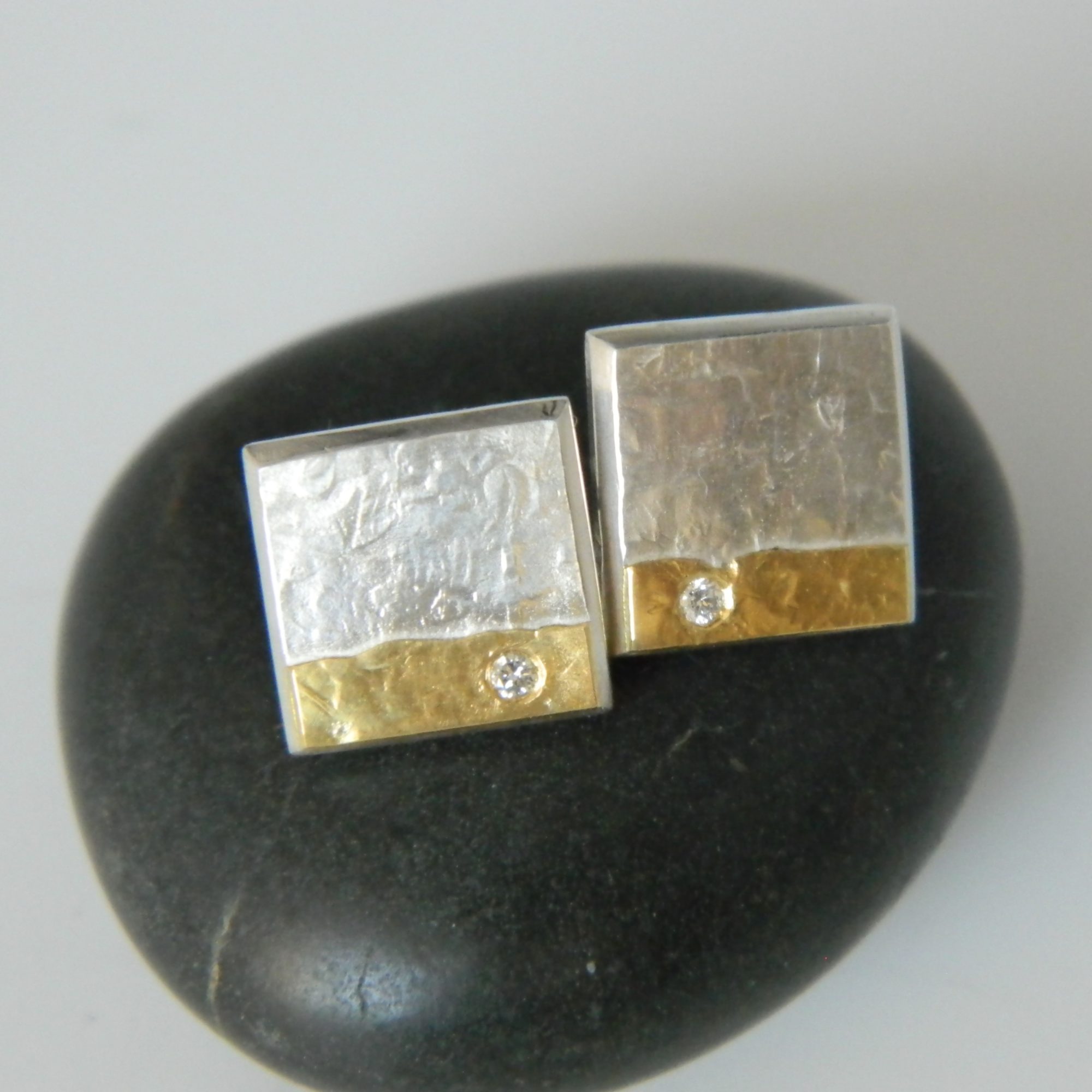 palladium silver and 18kt gold earrings with diamond